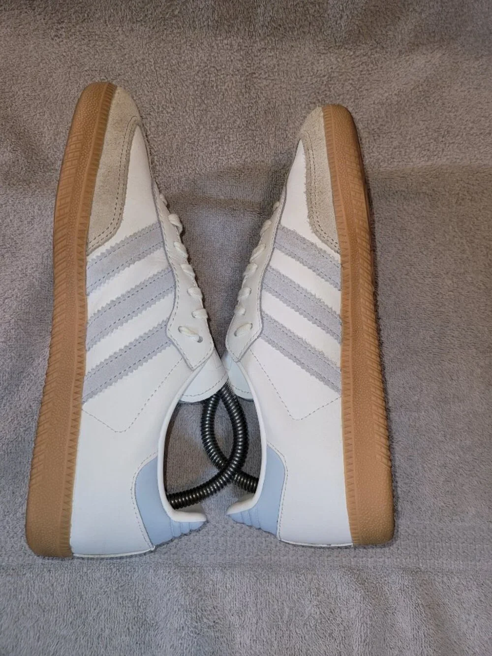 Adidas Samba OG Cloud White / Crystal Sky / Tan Gum Sneakers Big Kid's Size 7